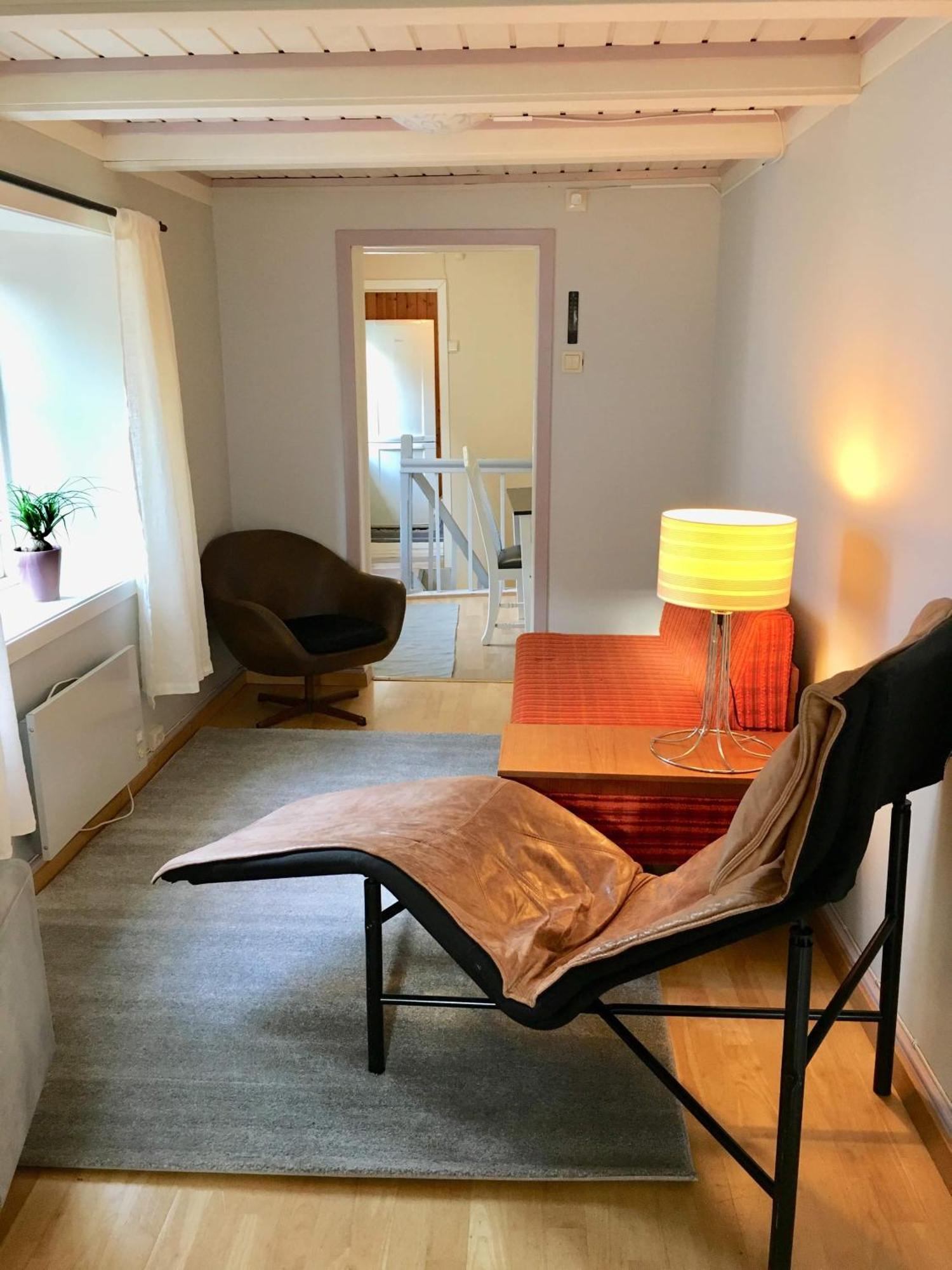 Sjarmerende Og Lysfylt Midt I Tromsø